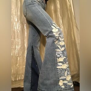 Liverpool jeans co-embroidered bell bottoms size 4- NWT